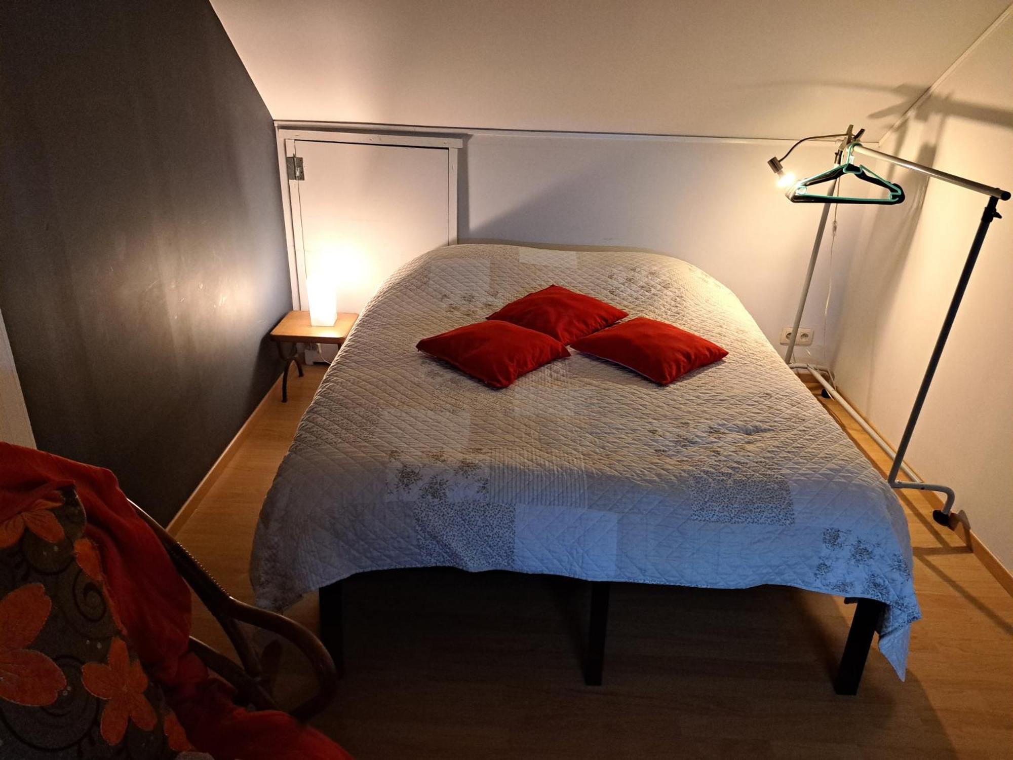 Claire De Meuse Cozy Apartment Detox With River And Hills Anhee Ngoại thất bức ảnh