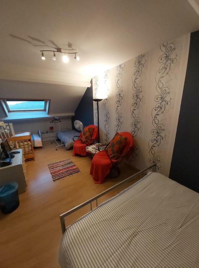 Claire De Meuse Cozy Apartment Detox With River And Hills Anhee Ngoại thất bức ảnh